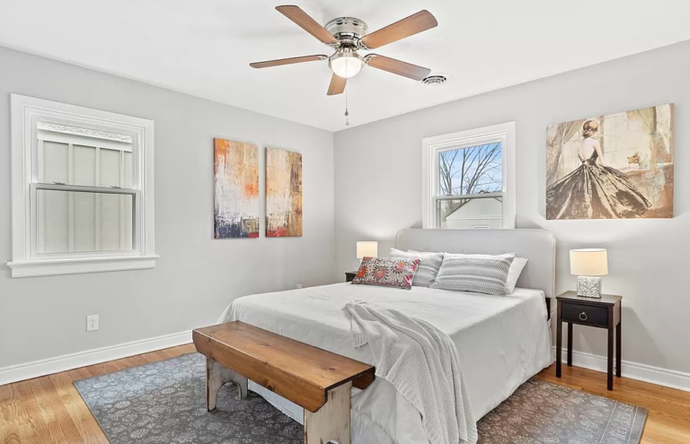 A room with two side lamps