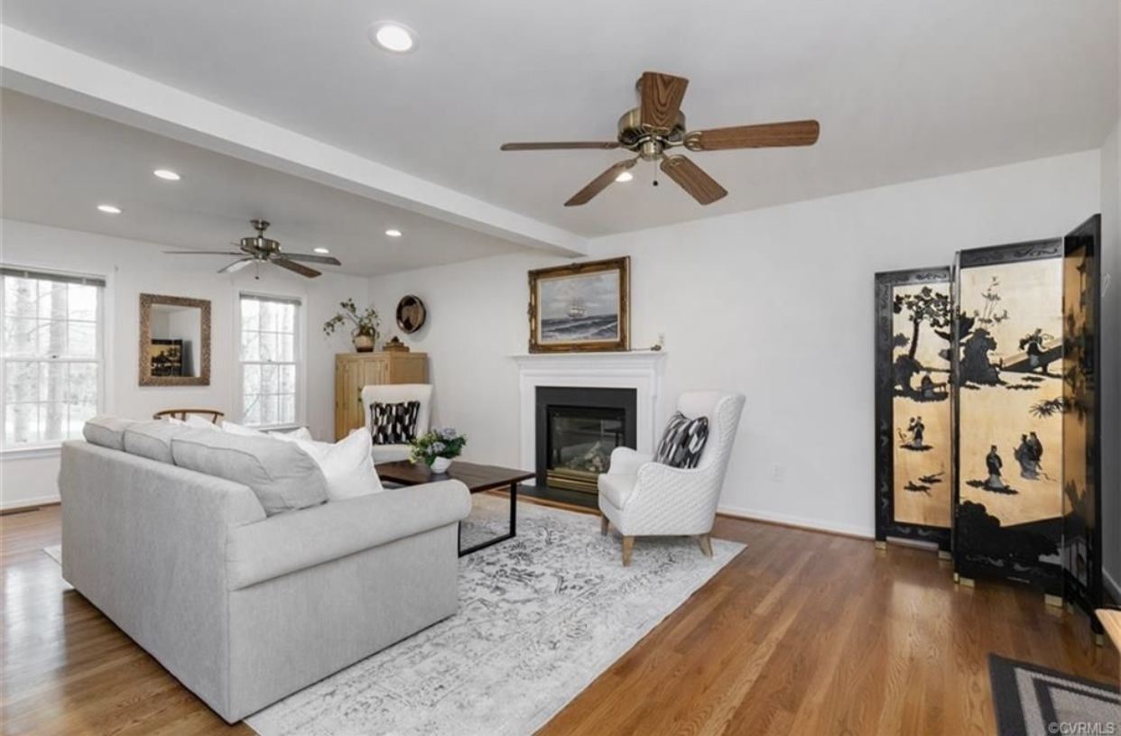 Occupied staging interior on Amber Forest Dr in Midlothian, Virginia