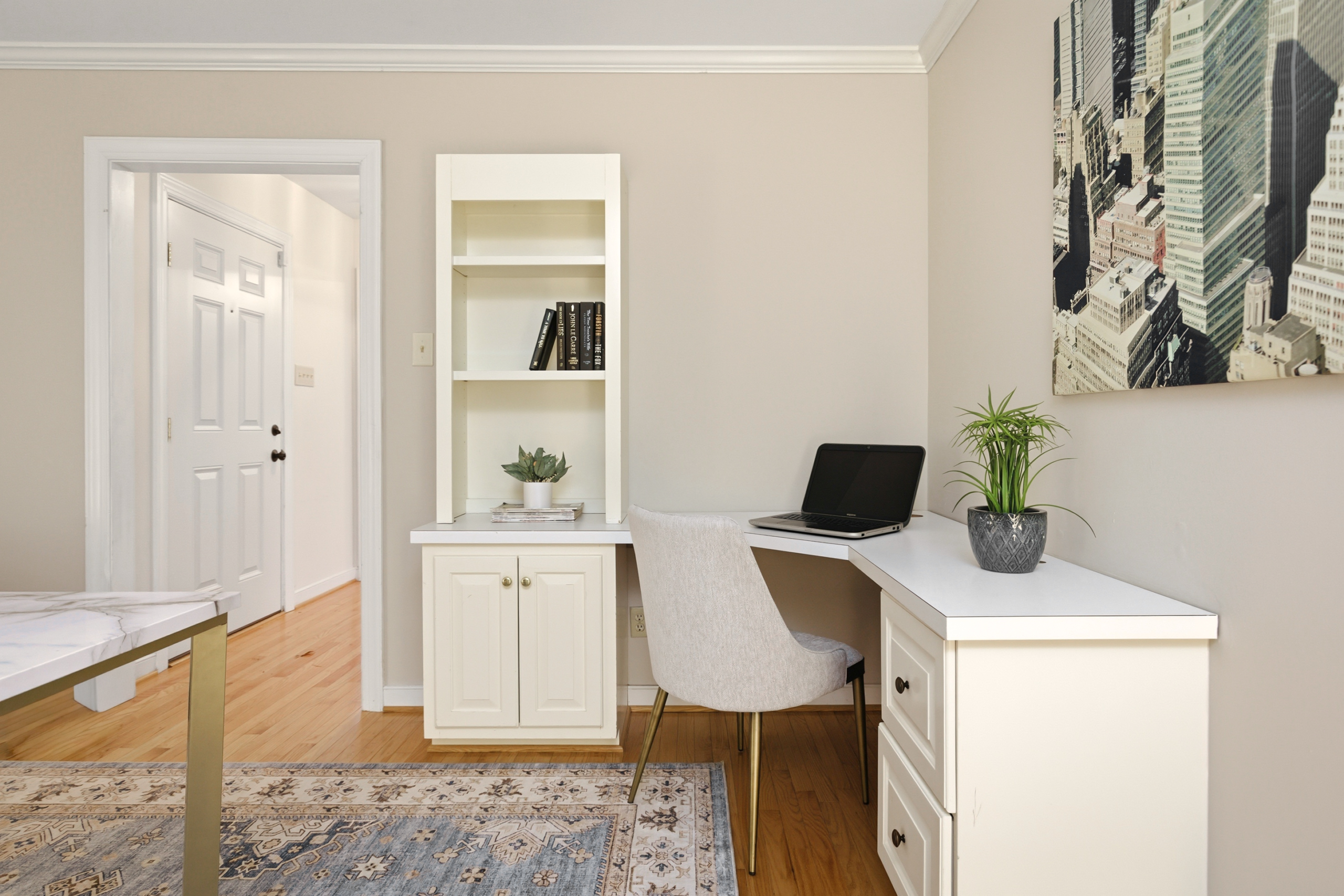 Professionally staged interior on Burning Oak Ct in Glen Allen, Virginia
