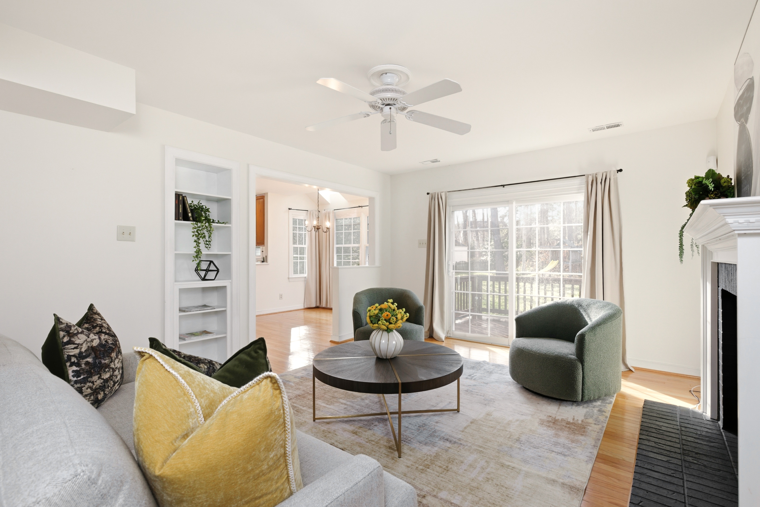 Professionally staged interior on Burning Oak Ct in Glen Allen, Virginia